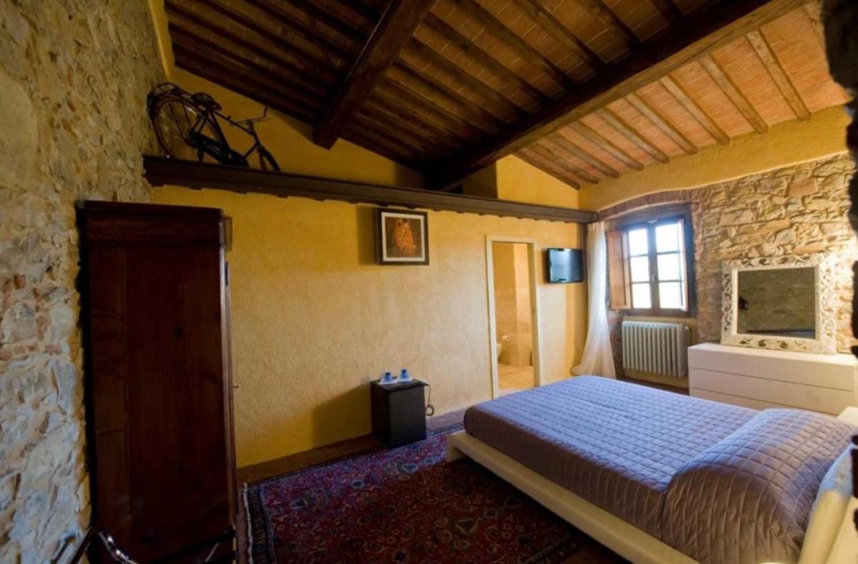 Room In Bb - Agriturismo Sottotono, Nature And Relax Carmignano Esterno foto